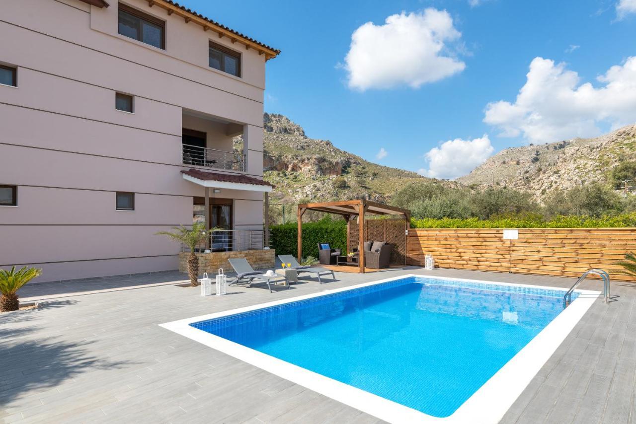 Costa Costa - Luxury Villa